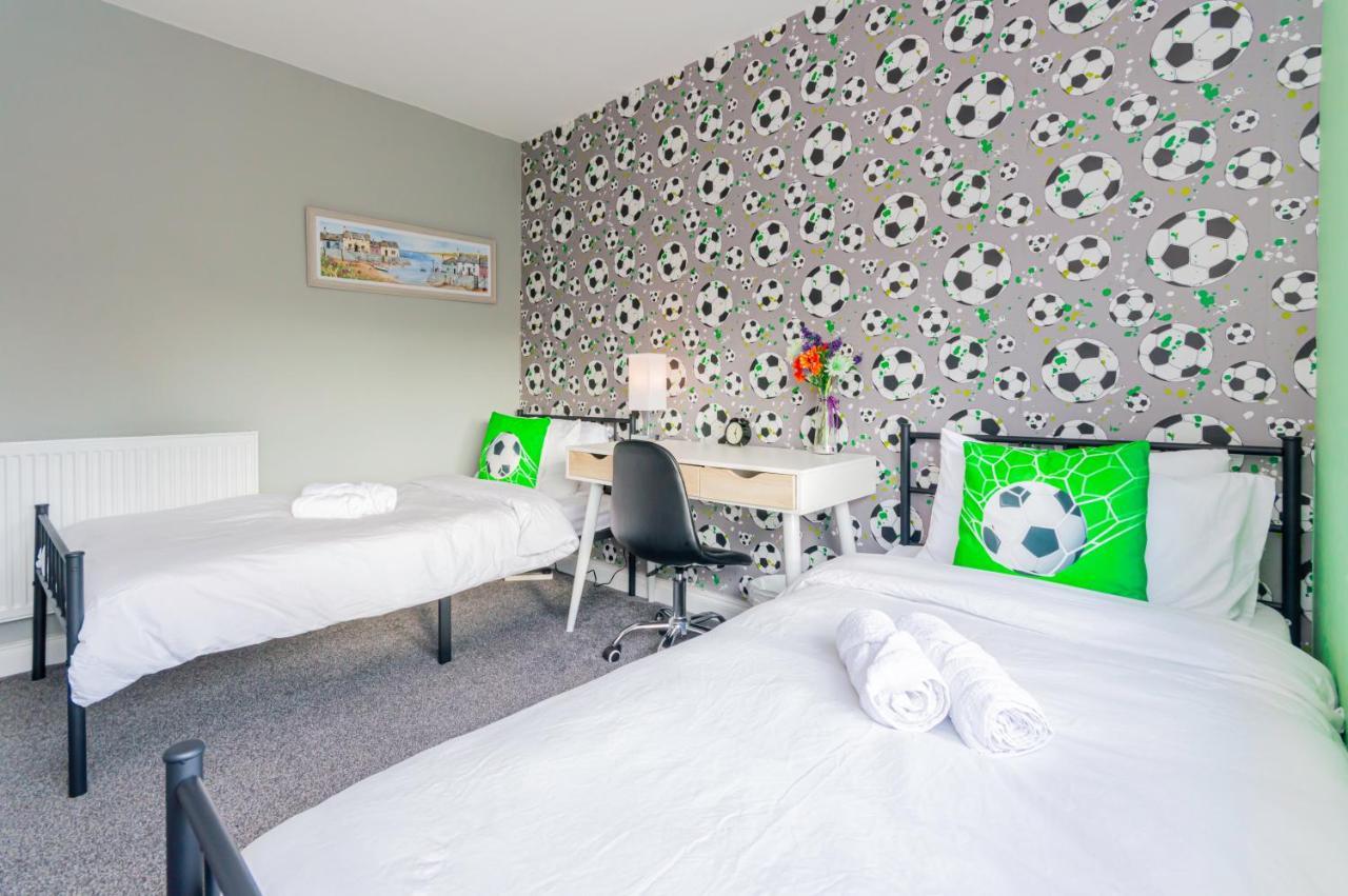 Stunning Place, Close To Windsor & Heathrow & Private Parking Burnham  Exterior photo