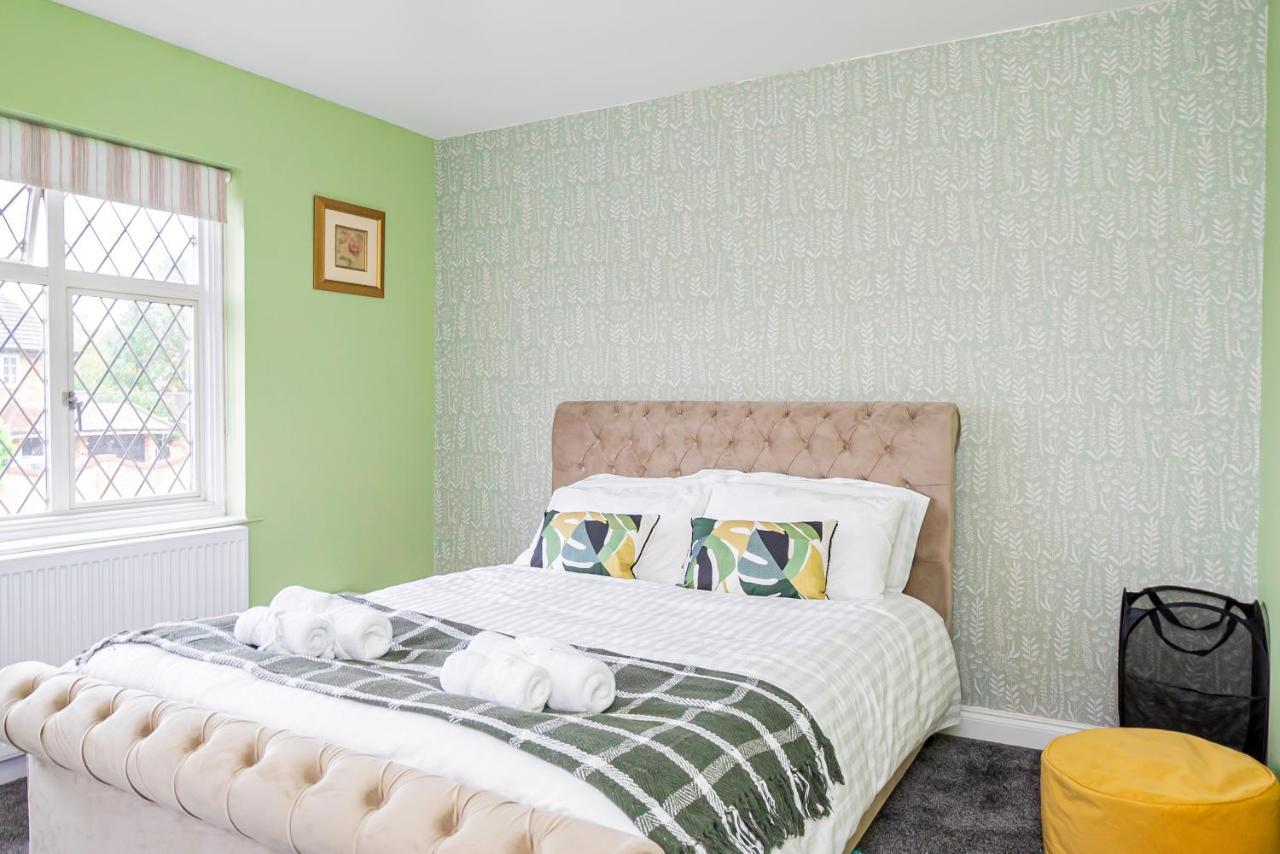 Stunning Place, Close To Windsor & Heathrow & Private Parking Burnham  Exterior photo