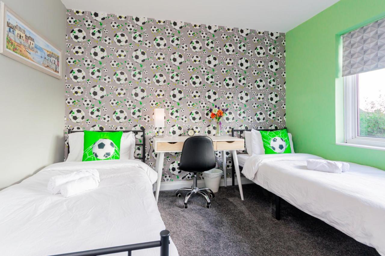 Stunning Place, Close To Windsor & Heathrow & Private Parking Burnham  Exterior photo